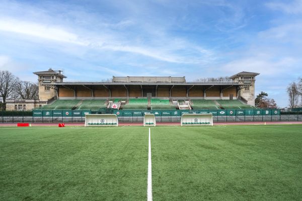 La tribune d’honneur du parc des Sports de Marville à la Courneuve, choisie par le Loto du patrimoine.