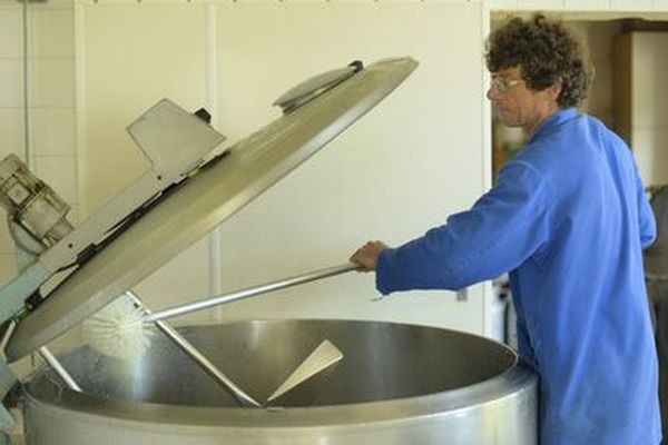 La ferme de la Guilbardière produit du lait cru et du fromage frais garantis d'origine biologique