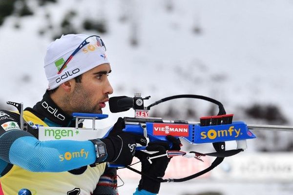 Martin Fourcade a remporté samedi la poursuite (12,5 km) d'Oberhof en Allemagne et consolidé sa place de leader au classement général de la Coupe du monde de biathlon 
