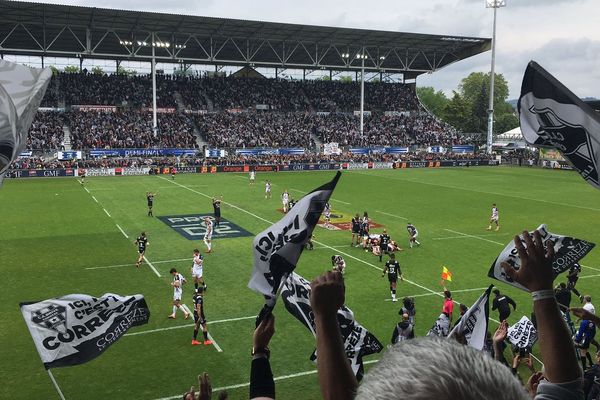 Au coup de sifflet final, les 13000 spectateurs du Stadium peuvent laisser éclater leur joie. "On est en finale, on est en finale !"