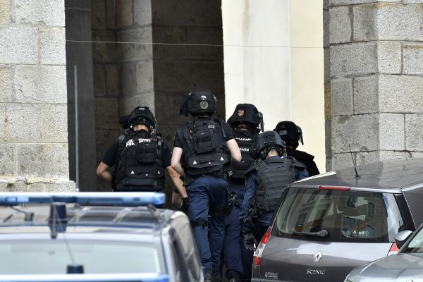 Les forces de l'ordre ont extrait de son domicile l'homme qui se retranchait chez lui à Cunlhat (Puy-de-Dôme) ce mercredi 23 juin au matin.