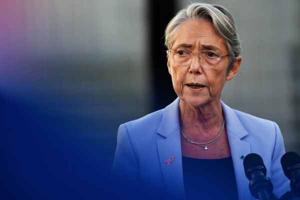 Après vingt mois à Matignon, Elisabeth Borne a donné sa démission à Emmanuel Macron. Va-t-elle désormais siéger à l'Assemblée nationale en tant que députée de la 6ème circonscription du Calvados ?