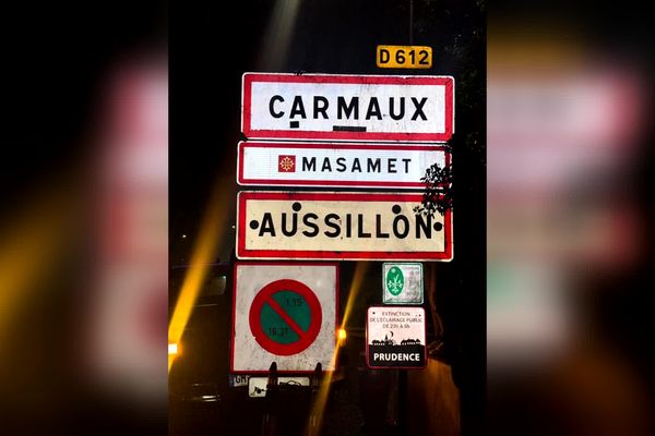 Le panneau de Carmaux à Mazamet et inversement, les agriculteurs tarnais toujours mobilisés