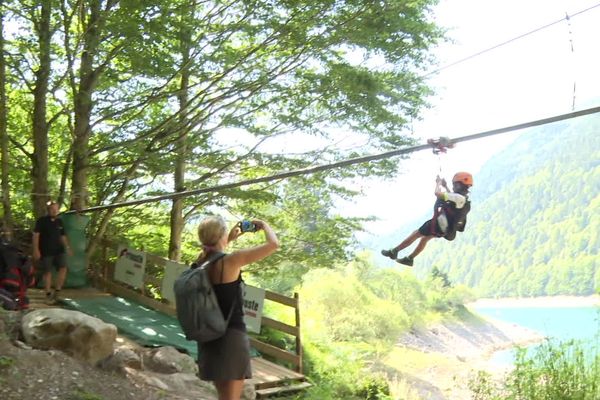 Réputée pour son lac et son petit train, la station d'Artouste propose aujourd'hui un panel d'activités familiales.