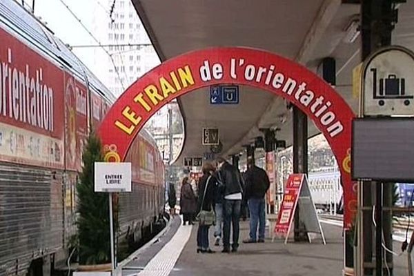 Le Train de l'Orientation s’arrête en gare de Dijon de 9h30 à 17h30 dimanche 16 novembre 2014