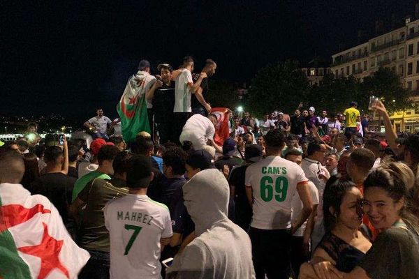 Les lyonnais d'origine algérienne sont sortis dans la rue le soir du 14 juillet, pour la qualification de l'Algérie en finale de la Coupe d'Afrique des Nations