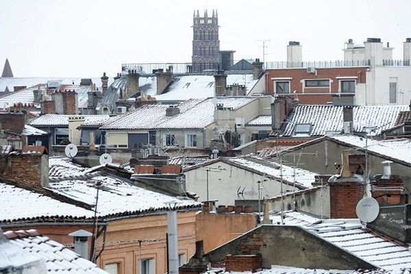 Neige sur les toits toulousains le 20 janvier 2013