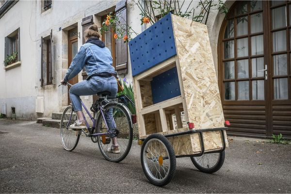 L'association Les Orageus.e.s lance une bibliothèque féministe sur roues, destinée à sillonner les quartiers de Dijon en Côte-d'Or.