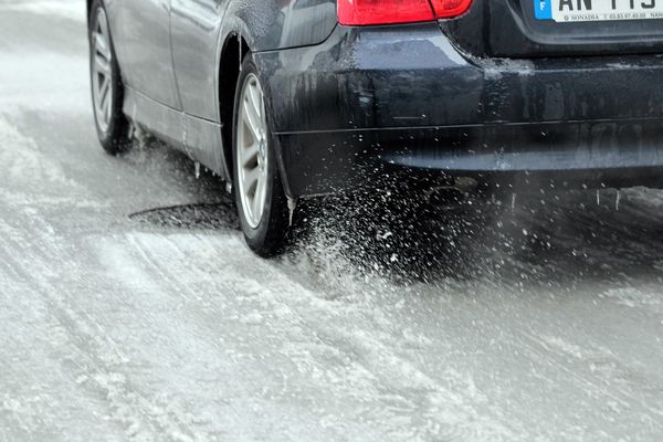 La neige et le verglas sont de retour en Alsace. Prudence.