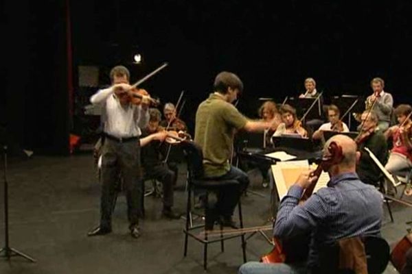 Roberto Forès Veses est aux commandes pour le premier concert de la saison de l'Orchestre d'Auvergne