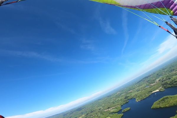 Peu de reliefs autour du lac, mais le spectacle est au rendez-vous...