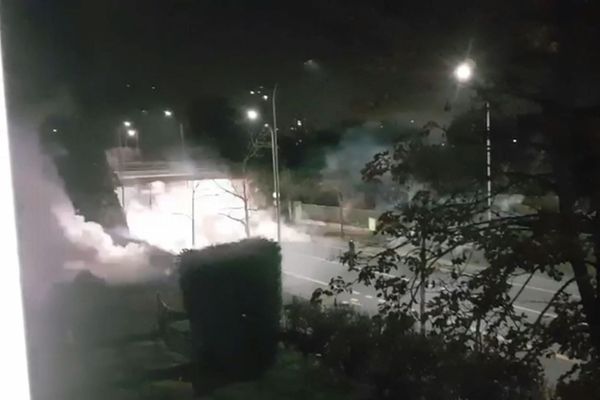 Explosion d’un mortier d’artifice, lors d’une nuit de tensions à Argenteuil.