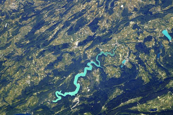 Le lac de Vouglans dans le Jura photographié depuis la Station Spatiale Internationale, ISS.