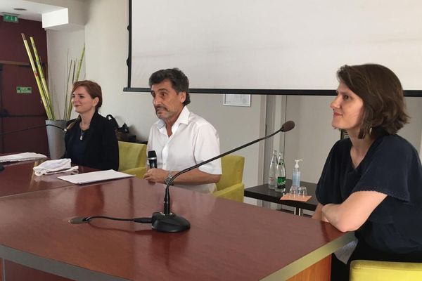 Clothilde Ollier, Mohed Altrad et Alenka Doulain présentent leur liste commune pour les municipales à Montpellier. 