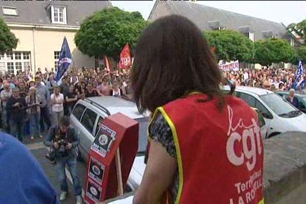 La manifestation des agents territoriaux le 9 juin 2016 à La Rochelle à l'appel de la CGT et Sud.