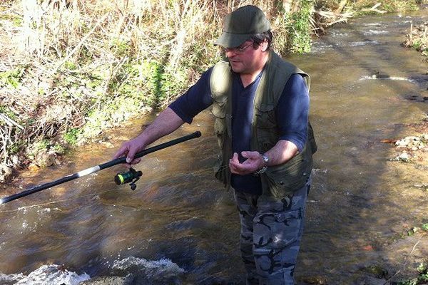 Pour l'ouverture le 11 mars, près de 800 kilos de truites ont été mises à l'eau par la plus grosse association de pêche du département de l'Allier.