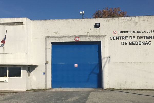 Le père de la fillette était incarcéré pour des faits de pédophilie au center pénitentiaire de Bédenac en Charente-Maritime.