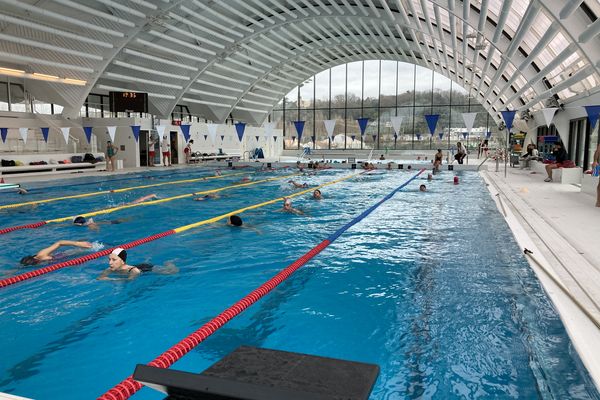 Le bassin de 25 mètres avec une eau à 27 degrés !