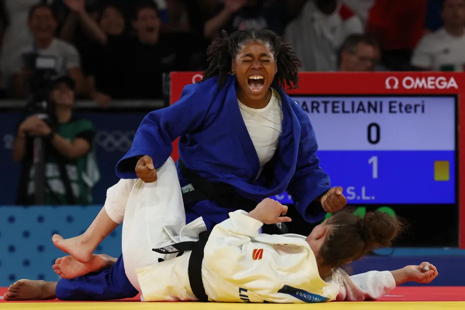 Judo aux JO de Paris 2024. "C'est magnifique de finir comme ça" : Sarah-Léonie Cysique remporte le bronze après une demi-finale frustrante