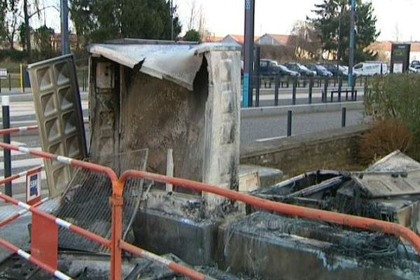 Le compteur électrique incendié samedi 7 mars, aux 408 à Besançon.