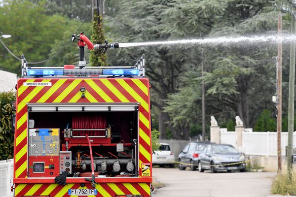 Un incendie s'est déclaré dans la matinée du jeudi 4 juillet dans un immeuble de trois étagesau Cap d'Agde dans l'Hérault. Le feu est parti d'un appartement du 2 étage La police a fait évacuer l'immeuble. (Photo d'illustration)