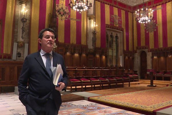 Manuel Valls, conseiller municipal à la mairie de Barcelone