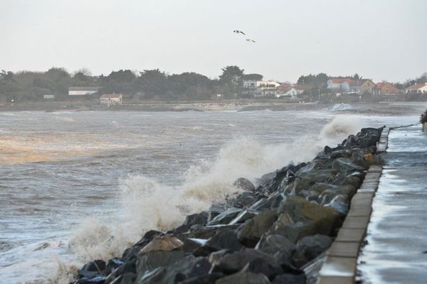 Le littoral de Charente-Maritime est placée en vigilance jaune "vagues-submersion". 