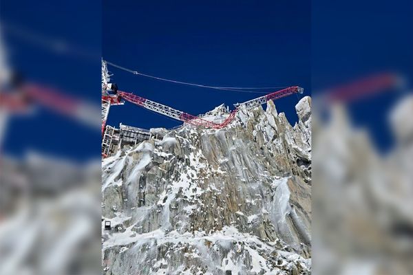 La flèche de la grue installée au sommet des Grands Montets s'est disloquée - 2 octobre 2024