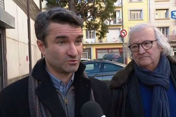 Marc Petit, maire de Firminy (Loire), à la sortie de sa garde-à-vue par la PJ de Saint-Etienne, jeudi 7 décembre 2017. À ses côtés : Me Buffard, son conseil.