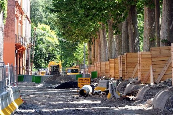 Les travaux du tram Garonne, à Toulouse, sur les allées Jules Guesde