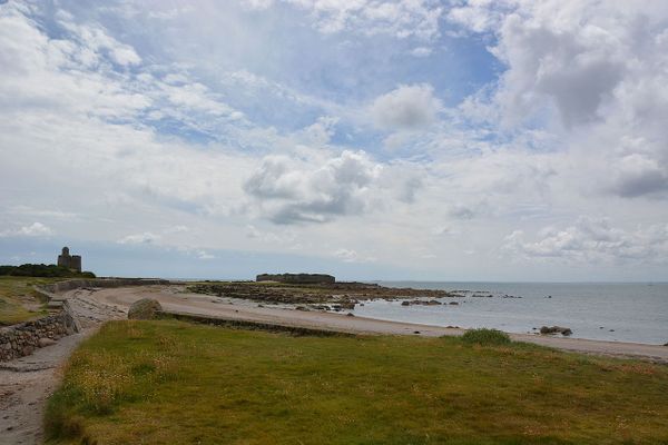 Dans la Manche, ce SAMEDI, un ciel de plus en plus nuageux avant la pluie sur l'île de Tatihou.