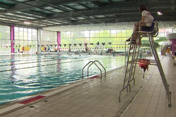 Dans l'agglomération de Clermont-Ferrand, le manque de personnel dans les piscines va avoir des conséquences sur le service pendant l'été.