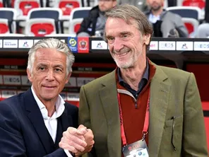 Stop ou encore ? Les prochaines semaines devraient nous dire si la relation professionnelle qui unit Jean-Pierre Rivère (à gauche) et Sir Jim Ratcliffe va continuer. Le Britannique n'a jamais caché son amour pour la Premier League et son club de Manchester United qui pourrait faire les frais de son investissement auprès des Aiglons.