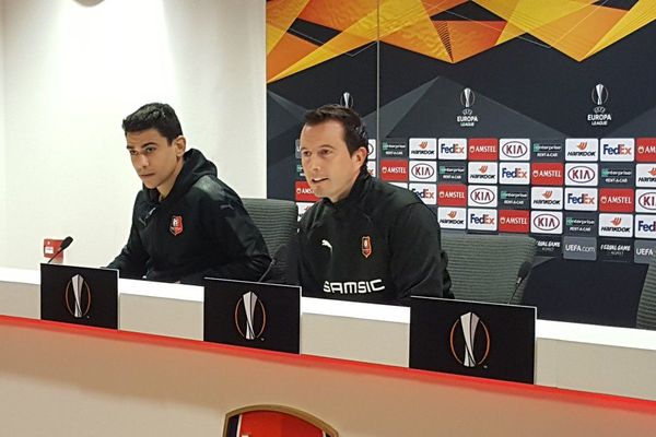 Julien Stéphan lors de la conférence de presse à Londres, avant le match contre Arsenal