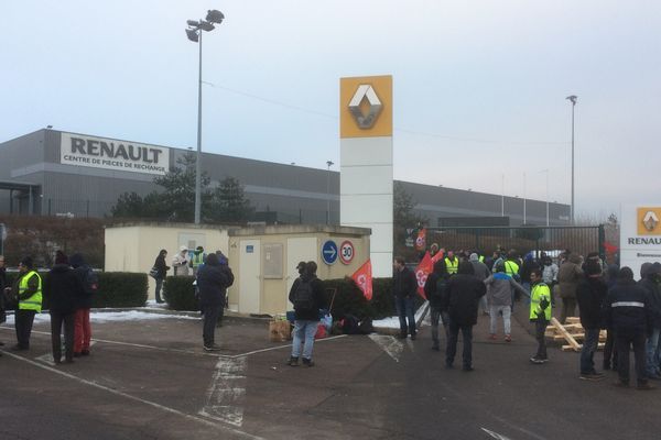 Les salariés de GM'S INDUSTRIE ont bloqué ce mercredi 25 janvier l'usine Renault de Villeroy