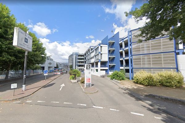 La jeune femme est hospitalisée au CHU de Rouen