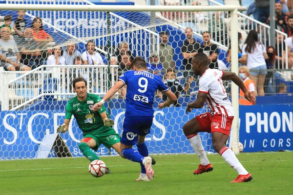 Les derbys insulaires sont un moment très attendu du calendrier footballistique.