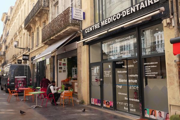 Le centre de santé dentaire bordelais du réseau Nobel santé est abrité dans cet immeuble.