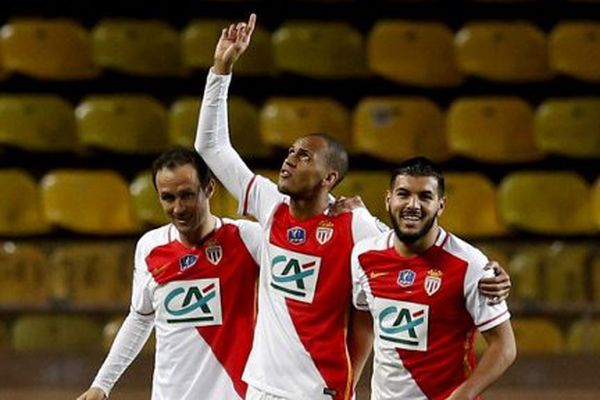 Fabinho et les Monégasques devront gagner en championnat, après leur victoire en coupe de France dimanche dernier. 