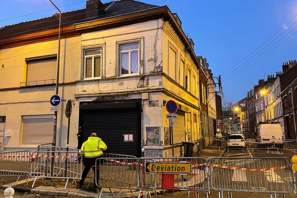 L'immeuble du numéro 18, à l'angle des rues de Wazemmes et de Wattignies, est frappé d'un arrêté d'interdiction d'habiter, tout comme la maison du numéro 20.