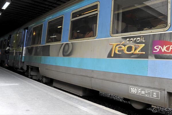 La SNCF a proposé aux voyageurs de passer la nuit dans un train couchette.