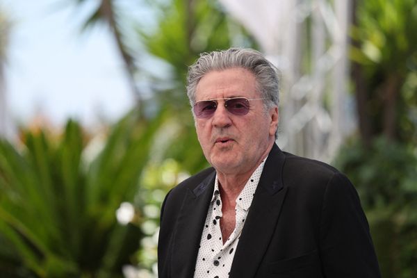 Cette année, c'est Daniel Auteuil qui foulera le tapis rouge à l'occasion du 38ᵉ Festival du film romantique de Cabourg qui se déroulera du 12 au 16 juin. L'acteur et réalisateur recevra un Swann d’honneur et son dernier long-métrage sera projeté en avant-première.