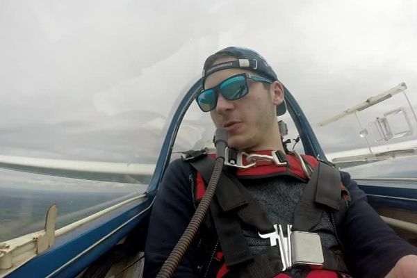 Etienne Desbouis, aux  commandes de son planeur