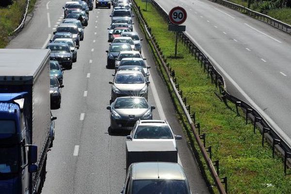 Le trafic routier fait partie des causes des pics de pollutions atmosphériques. 