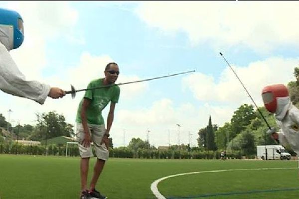 Au choix : athlétisme, badminton, baseball, basket, football, gymnastique, Haltérophilie, handball, hockey sur gazon, Judo, Karaté, pétanque, sport boules, tennis, tennis de table, tir laser, trampoline, volley-ball...Oo escrime !