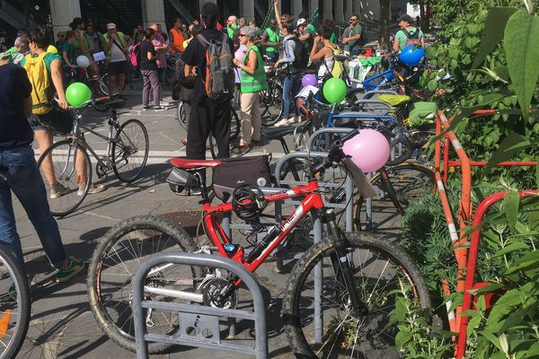 Sauver la planète : le Tour Alternatiba a fait escale à Clermont-Ferrand le 17 juin 2018. 