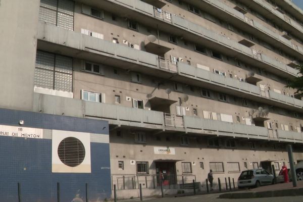 Cest au 18, de la rue de Menton, dans le quartier Empalot, qu'un jeune homme de 20 ans a été tué par balles.