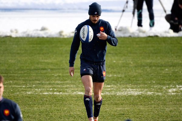 Romain Ntamack titularisé pour sa première avec le XV de France