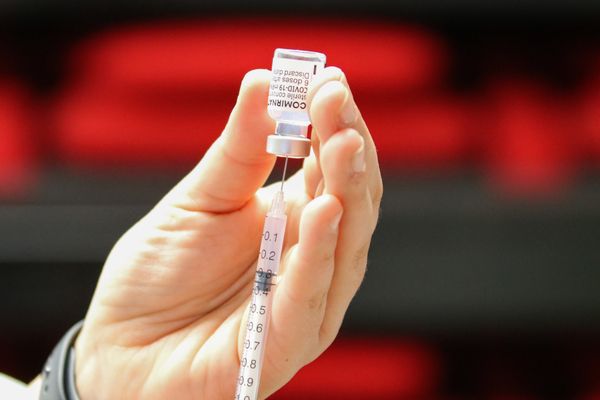 Dans les Hauts-de-France, 2 889 694 personnes ont reçu une première dose de vaccin et 1 621 483 personnes sont complétement vaccinées, au 21 juin.