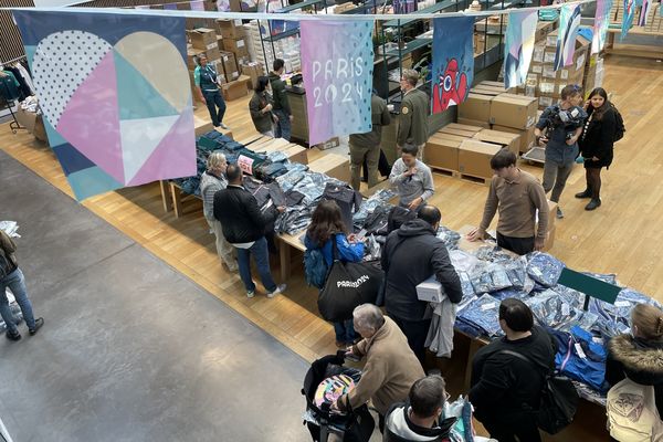 Comme partout ailleurs en France, la braderie des JO organisée à Caen a remporté un succès phénoménal.